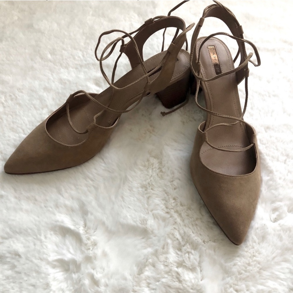 Tahari slingback pump - Picture 2 of 5